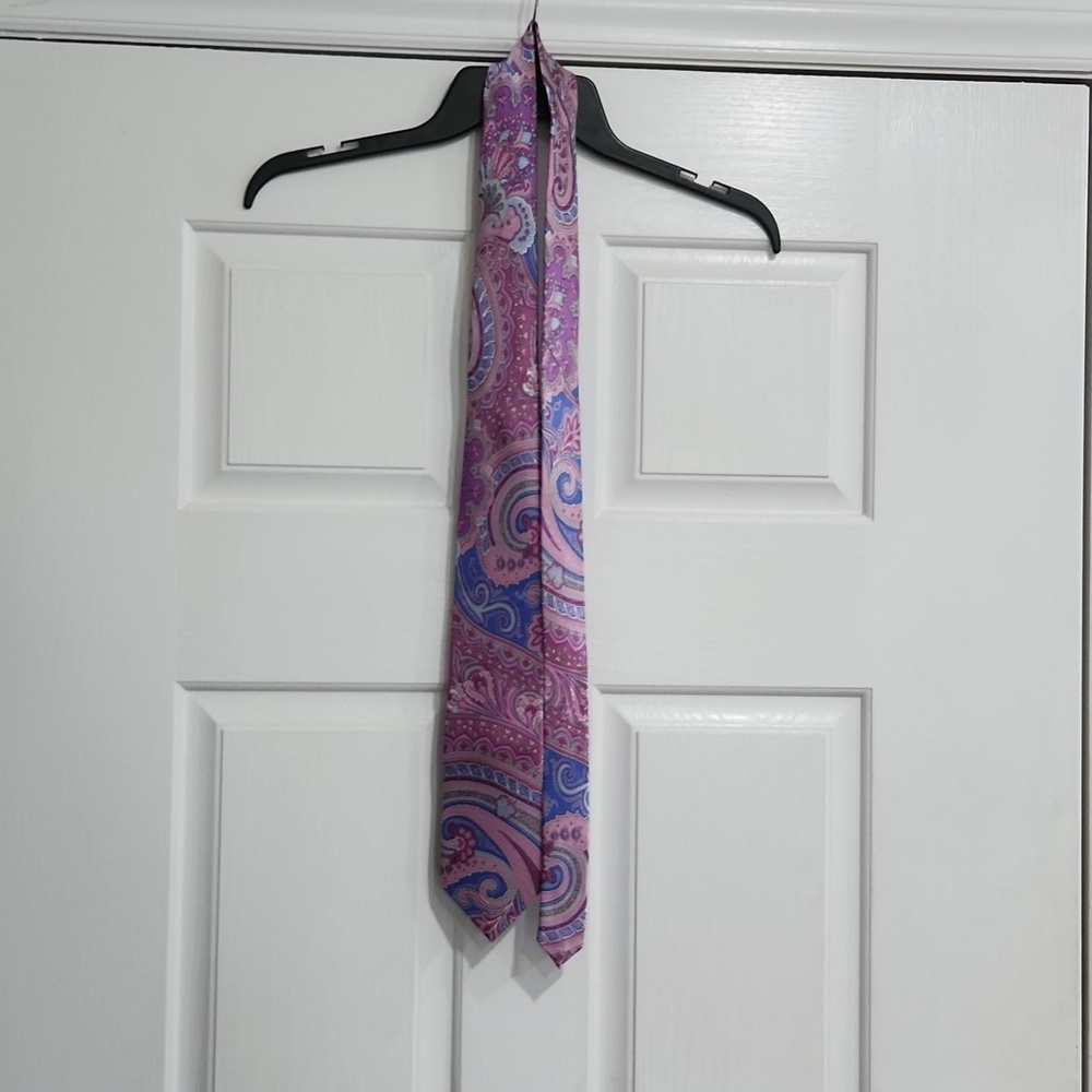 Geoffrey Beene Pink & Blue Silk Paisley Tie